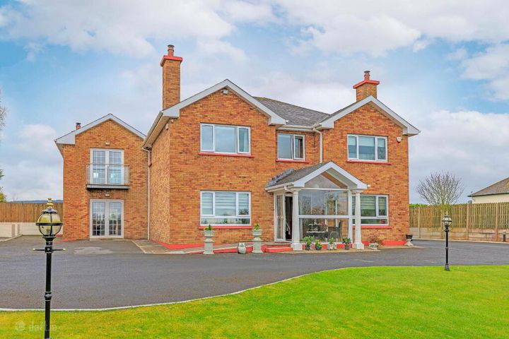 Tullow, Newport, Co. Tipperary, V94P2K8