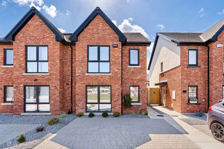 40 Oakley Park Green, Enfield, Co. Meath, A83N248