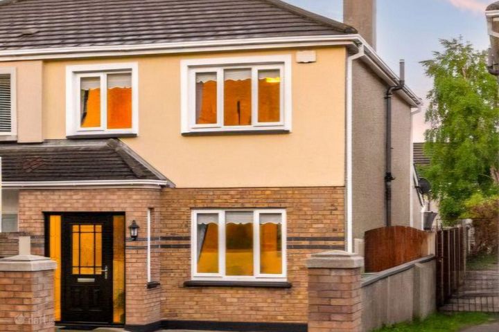 3 Carrigmore Grove, Aylesbury, Dublin 24