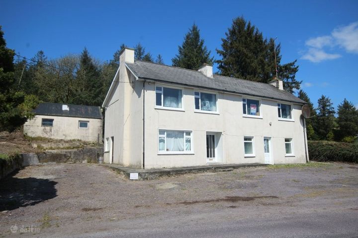 " Shamrock House", Corran, Leap, Leap, Co. Cork, P81YK13