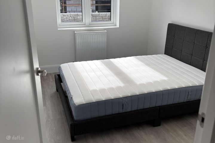 64 Bishop’s Quarter, Mungret, Co. Limerick