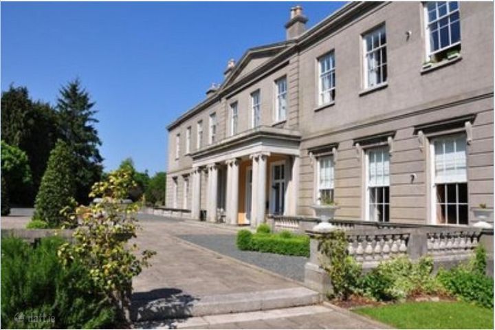 2 Old Connaught House Ferndale Rd, Ratmichael, Rathmichael, Co. Dublin