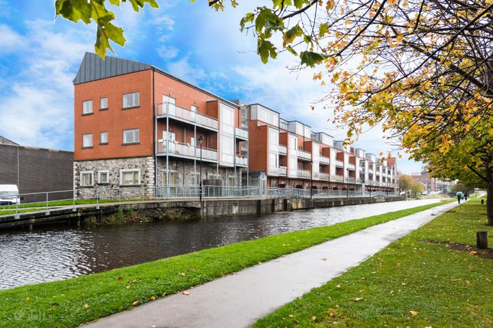 Dakota Court, Royal Canal Bank, Phibsborough, Dublin 7