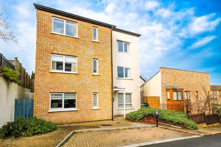 1 Hunters Hill, Hunterswood, Ballycullen, Dublin 24, D24XY72