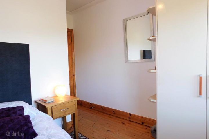 Balinteer Avenue, Ballinteer, Dublin 16