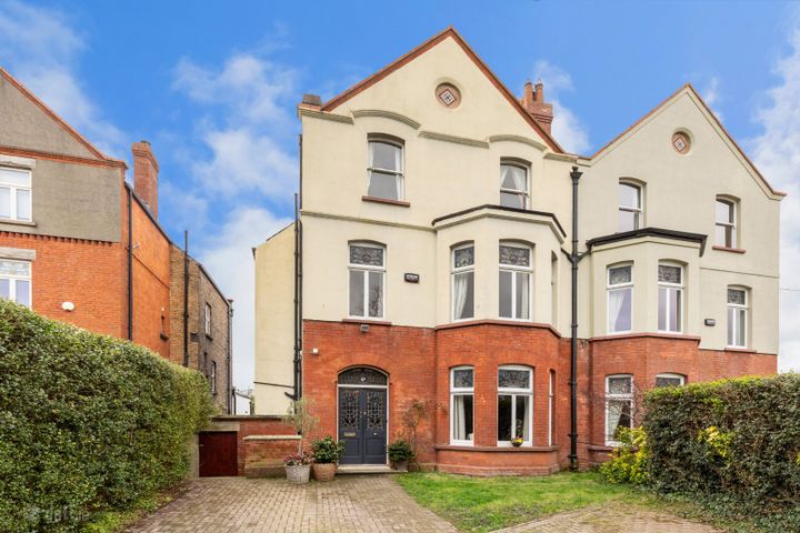 Craig More, 57 Anglesea Road, Ballsbridge, Dublin 4, D04H7T2