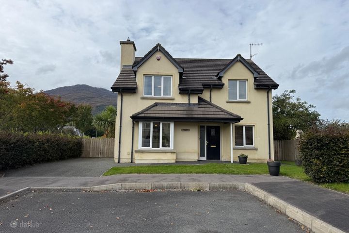 Mountain View, 48 Oyster Bay Court, Carlingford, Carlingford, Co. Louth, A91DX5R