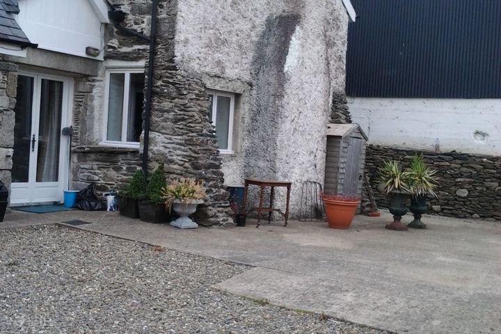 4 Courtyard Cottages, Rosnastraw, Tinahely, Co. Wicklow