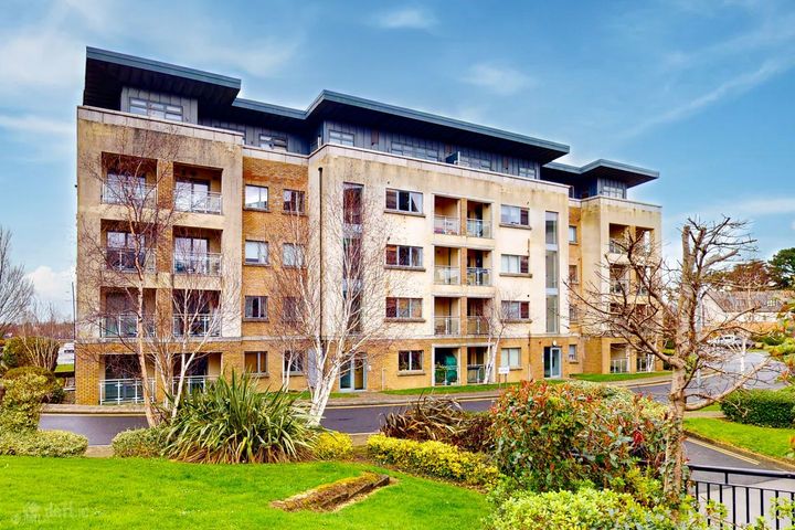 Oak House, Carrickmines Green, Carrickmines, Dublin 18