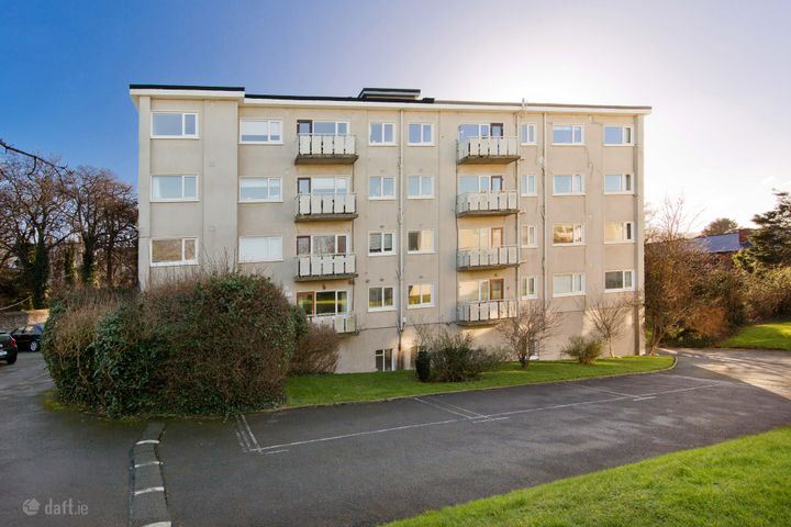 10 Hibernia, De Vesci Court, Monkstown, Co Dublin, A96F292