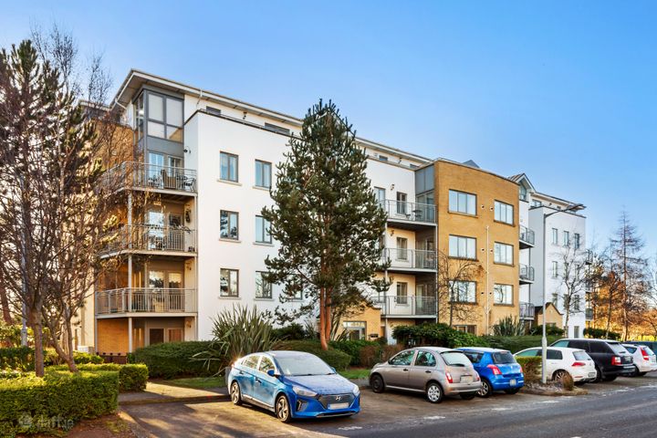 1 Kinsella Hall, Collegewood, Castleknock, Dublin 15, D15E286