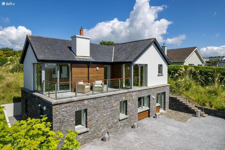 1 Ardcarrig, Kinsale, Co. Cork, P17FK46
