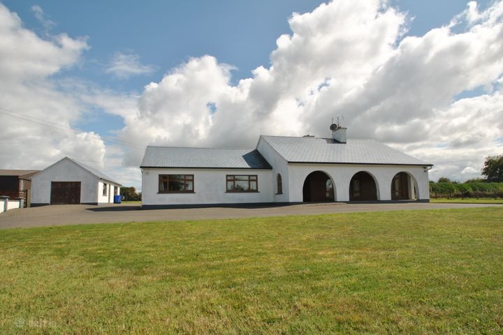 The Arches, Birr Road, Shinrone, Birr, Co. Offaly, R42DW66