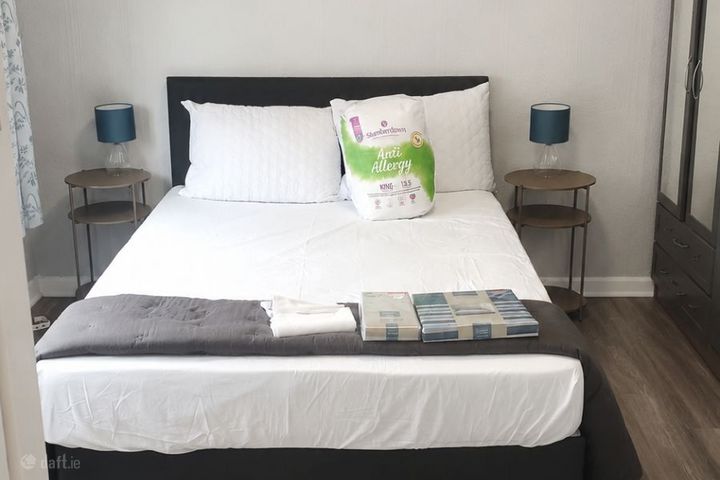 *ALL BILLS INCLUDED*  Saint James's Road, Dublin 12 , Greenhills, Dublin 12