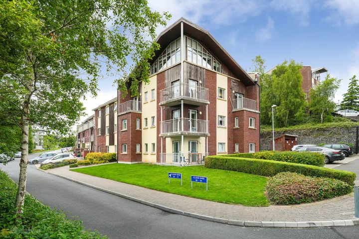 94 Cluain Shee, Aiken`s Village, Sandyford, Dublin 18, Co. Dublin, D18X628