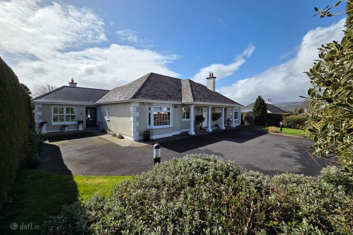 Townspark, Clonmel Road, Cahir, Co. Tipperary, E21NX81
