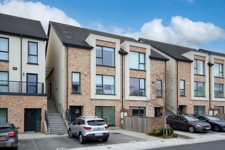 32 The Grove, St Marnocks Bay, Station Road, Dublin