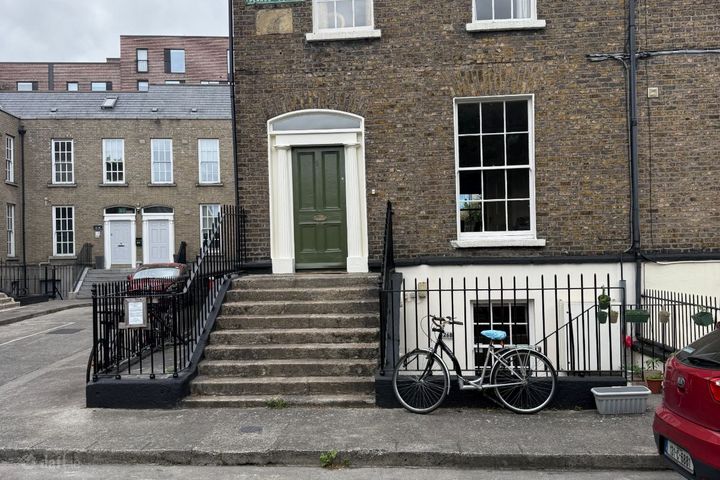 26 Pearse Square, Dublin 2