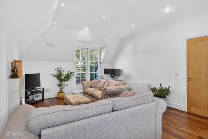 Apartment 12, Cairnbrook Hall, Carrickmines, Dublin 18, D18N369 - Photo 3