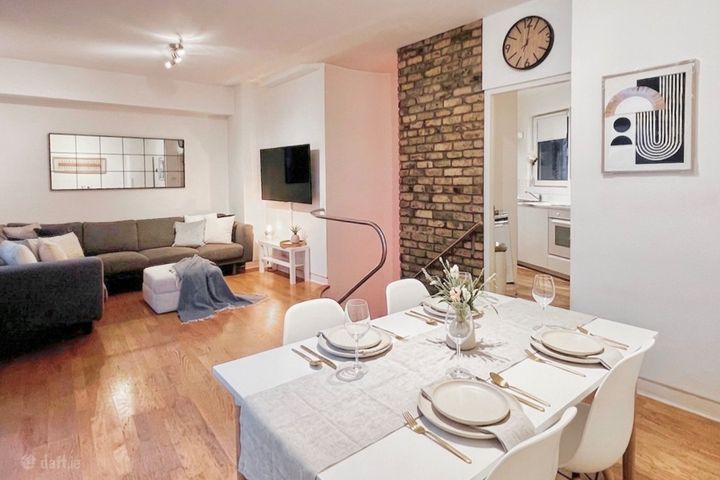 Stylish 2-Bed Duplex Apt. in Temple Bar, The Green Building, Dublin 2 - No Utility Bills, Temple Bar, Dublin 2