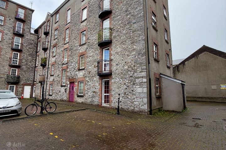 Apartment 11, Block B, Kermon House, The Mall, North Quay, Drogheda, Co. Louth