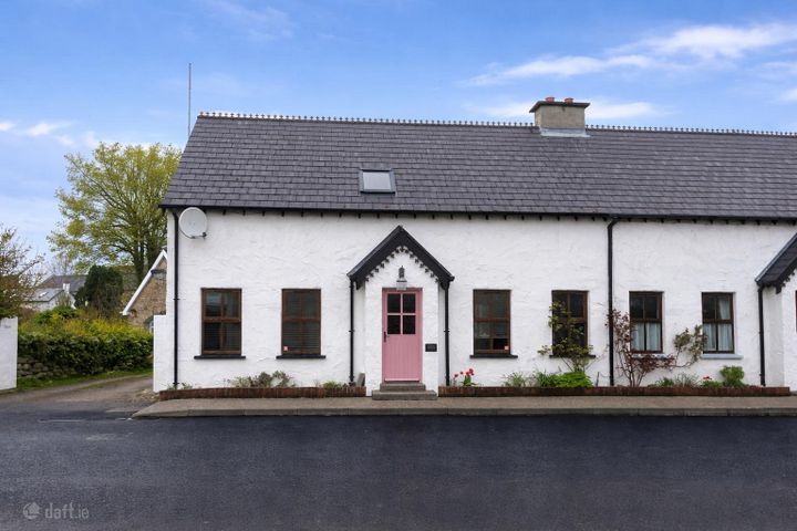 Seanua Cottage, 1 Wheelie Lea, Pound Street, Ramelton, Co. DOnegal, F92VC43