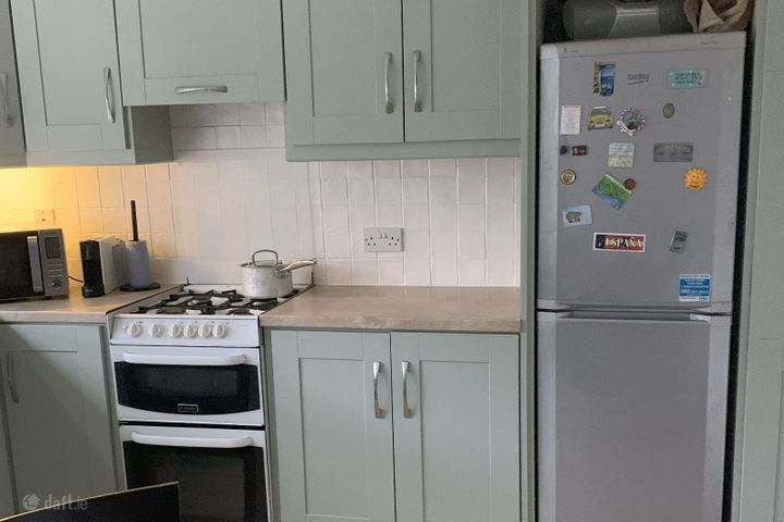 1 Room rent-  Pakistan Females Only as this is a female only house, Drogheda, Co. Louth