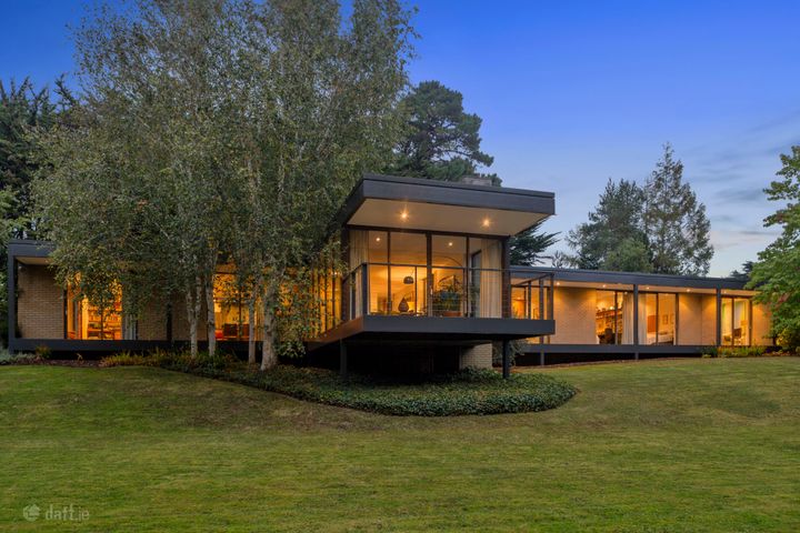 Glencarrig, Falls Road, Shankill, Dublin 18, D18X2T8