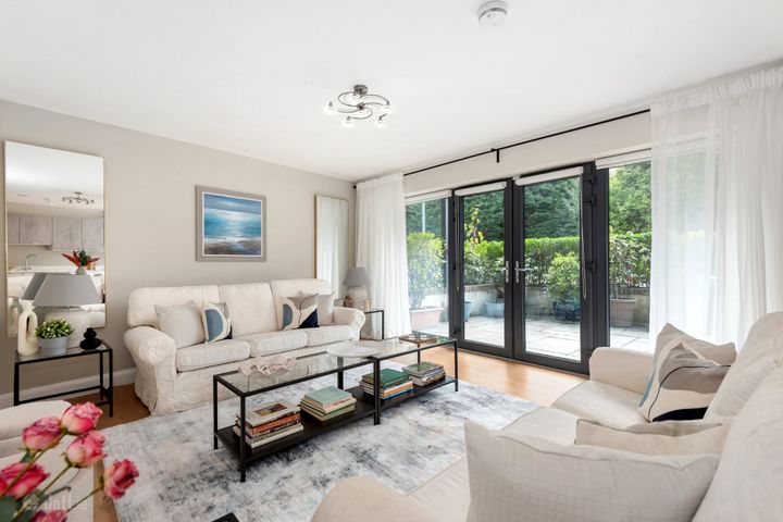 Apartment 3, Greygates Hall, Roebuck Avenue, Mount Merrion, Co. Dublin, A94 FC67