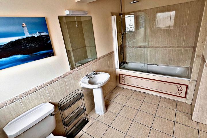 18 Mill Falls, South Quay, Newcastle West, Co. Limerick, V42KV12 - Photo 3