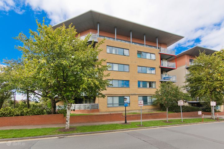 Apartment, 57 Block C, East Courtyard, Tullyvale, Dublin 18, D18N672