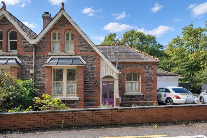 Woodside, Healy's Bridge, Kerry Pike, Co. Cork, T12FWP5