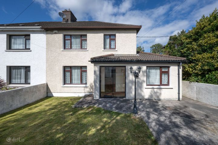 San Michele, 30 Earlwood Estate, The Lough, Co. Cork, T12Y2H6
