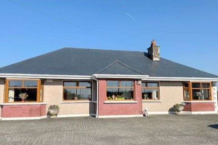 Thurles Road, Littleton, Thurles, Co. Tipperary, E41RF77