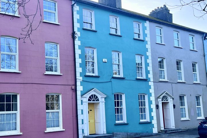 12 Emmet Square, Clonakilty, Co. Cork, P85D212