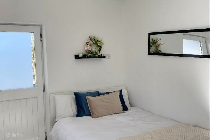 Lake Road, Cobh, Co. Cork