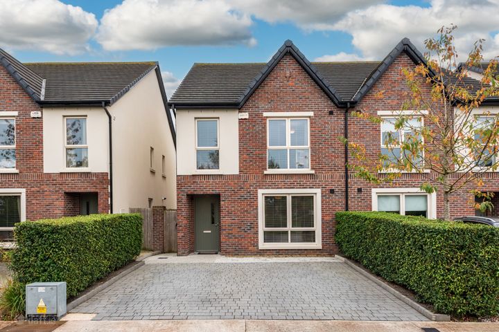 6 Oak Park Square, Oak Park, Naas, Co. Kildare, W91TYT9