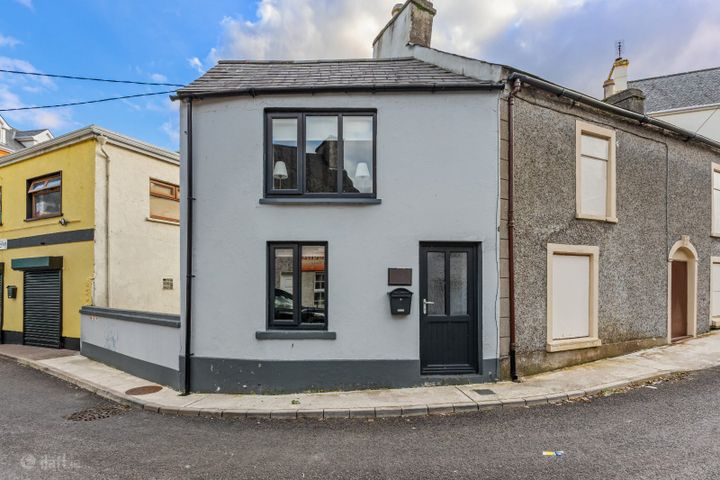 Horizon House, Bridge Street, Killybegs, Co. Donegal, F94N971