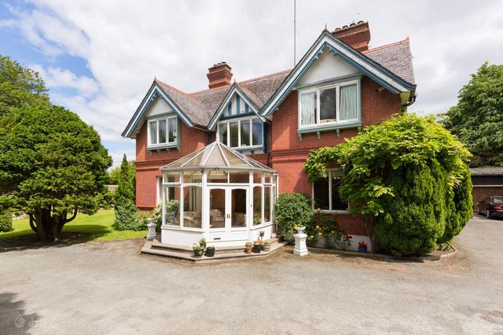 Chadsley House, Leopardstown Rd, Foxrock Dublin 18, Dublin 18, Dublin