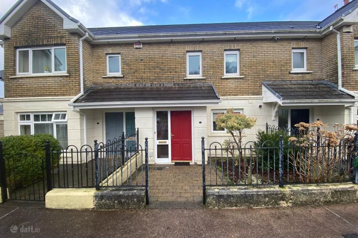 8 Rowan Hill, Mount Oval Village, Rochestown, Co. Cork, T12FD2P