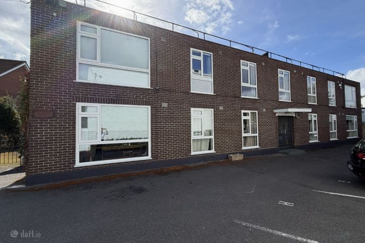 Hampton Court, Bushfield Avenue, Donnybrook, Dublin 4