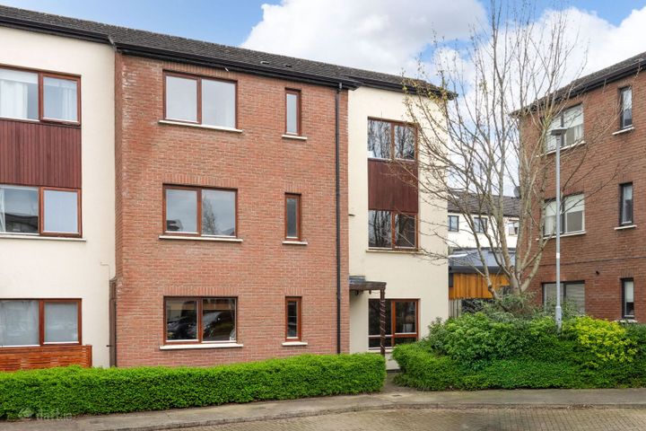 68 Hunters Walk, Hunters Wood, Ballycullen, Dublin 24, D24W1R8