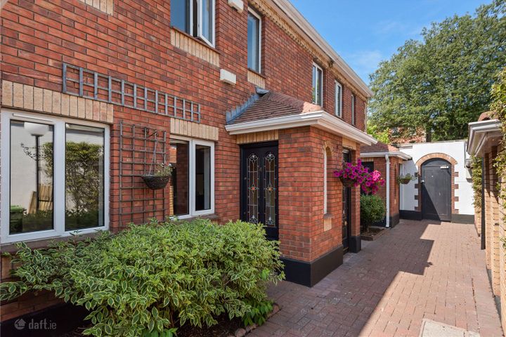 4 Kingsley Mews, Raglan Road, Ballsbridge, Dublin 4, D04W935