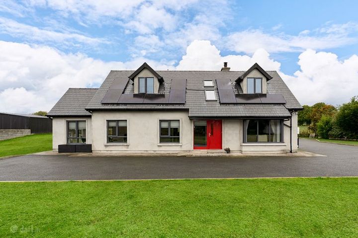 Longridge, Carbury, Co. Kildare, W91YXE1