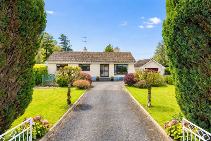 Mostrim Road, Ballymahon, Ballymahon, Co. Longford, N39AK22