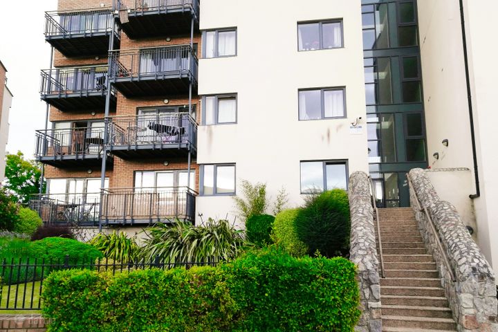 The Crescent, Carrickmines Manor, Carrickmines, Co. Dublin