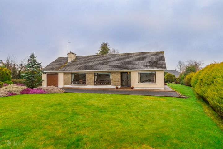 Ardsallagh, Athlone Road, Roscommon Town, Co. Roscommon, F42KT04