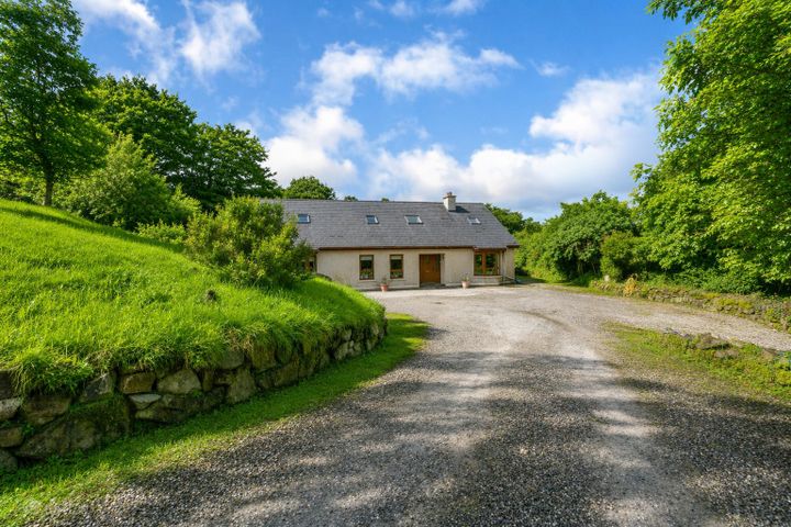'Riverview' On c. 0.75 Acre, Threecastles, Manor Kilbride, Blessington, Co. Wicklow, W91T3H2