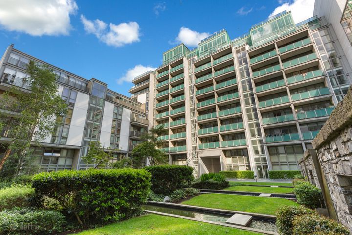 42 Saunders House, Spencer Dock, IFSC, Dublin 1