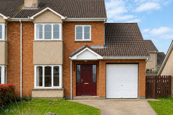 30 Castle Court, Waterford Road, Carrickbeg, Carrick-on-Suir, Co. Tipperary, E32Y761